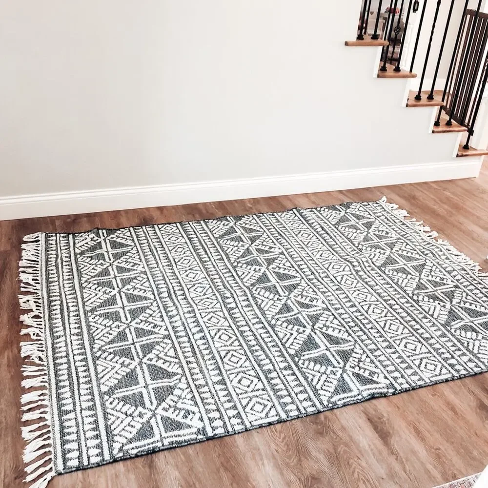 Indoor/outdoor Patio Tribal Boho Tassel Fringe area Rug